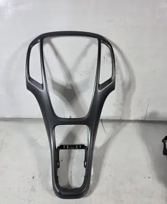 Opel Astra J Dashboard center trim panel 13257562