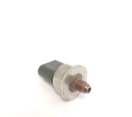 Volkswagen Golf VII Fuel pressure sensor 04C906054A