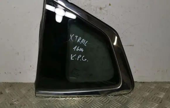 Nissan X-Trail T32 Rear side window