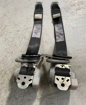Lexus RX 330 - 350 - 400H Set of seat belts 7K7300 7K8300
