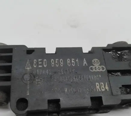 Audi A8 S8 D3 4E Airbag deployment crash/impact sensor 8E0959651A