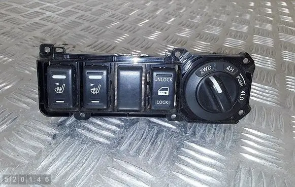 Nissan Navara Differential lock switch 68492EB300