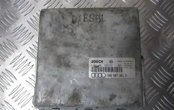 Audi A6 S6 C4 4A Engine control unit/module 0281001320 0281001321