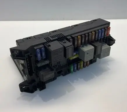 Mercedes-Benz E W211 Fuse module 2115453901 A2115453901