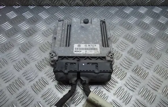 Volkswagen Touran I Engine control unit/module 03G906016BQ 0281011906