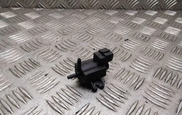Volvo V60 Vacuum valve 70261300