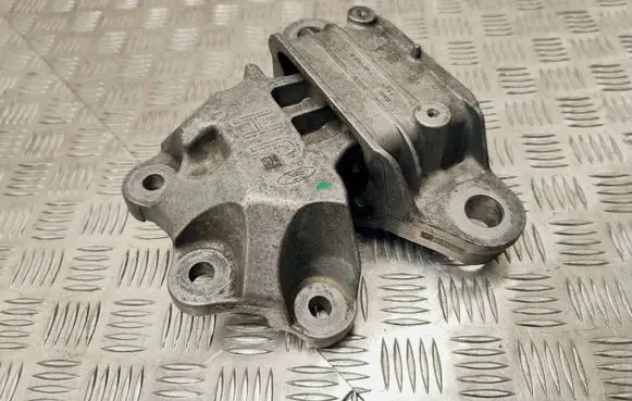 Ford Focus Engine mount bracket