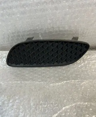 Mercedes-Benz A W176 Front bumper lower grill A1768853522
