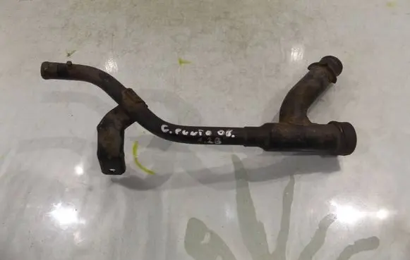 Engine coolant pipe/hose