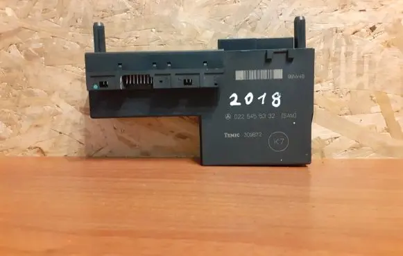 Mercedes-Benz E W210 Fuse module 0225455332