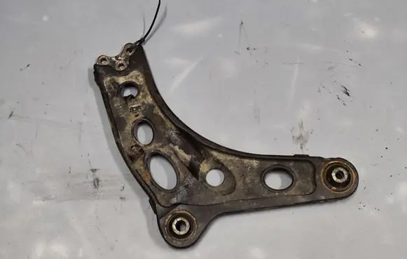 Nissan Primastar Front lower control arm/wishbone 8200395034 93853455