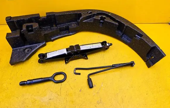 Seat Ateca Tool set 575012109D