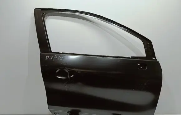 Renault Captur Front door 801107116R D261225 801009375R