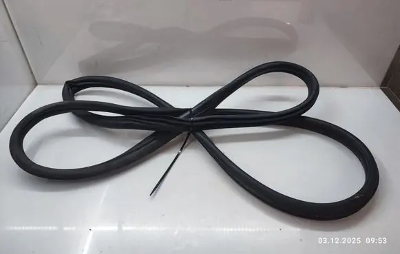Front door rubber seal