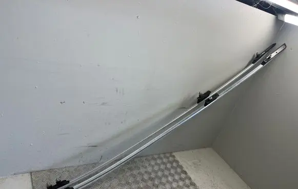Mercedes-Benz C W204 Roof bar rail A2048900393