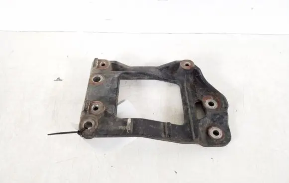 Lexus RX 330 - 350 - 400H A/C compressor mount bracket 88431-48040