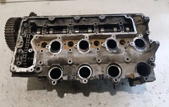 Citroen C5 Engine head VCDY039011663