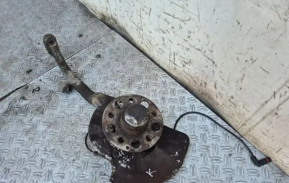Mercedes-Benz S W221 Front wheel hub 2145 A2219055700