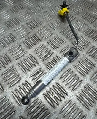 Audi A3 S3 8V Bonnet Pedestrian Airbag Actuator 8V0823823F 0589P1000192