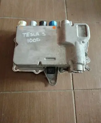 Tesla Model S Current control relay 105989100E