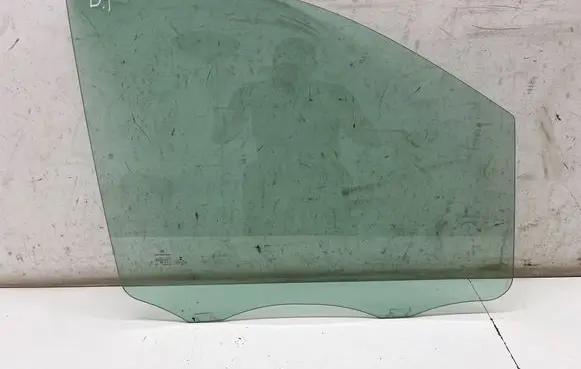 Mercedes-Benz Vito Viano W447 Front door window glass four-door DOT211M75AS2 43R000016 E000191