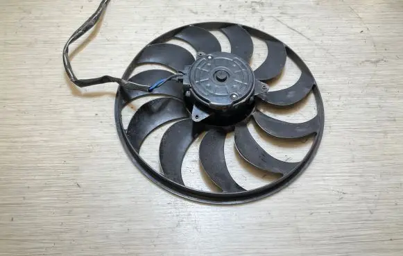 Nissan Leaf II (ZE1) Radiator cooling fan shroud 4873NL2C 13VM8Y302