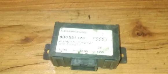 Audi A4 S4 B5 8D Other control units/modules 4B0951173