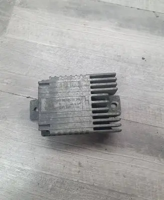 Mercedes-Benz A W168 Coolant fan relay A0275458032 E5001004 ESG300