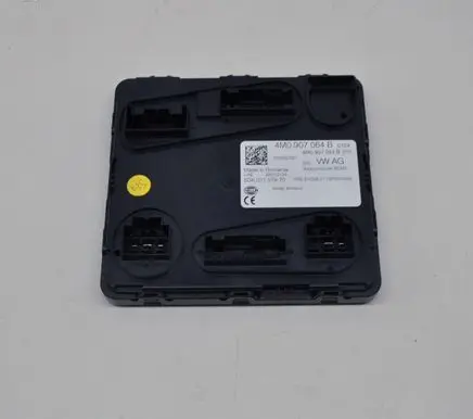 Audi Q7 4M Central body control module 4M0907064B