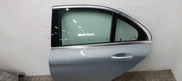 Mercedes-Benz C W205 Rear door 