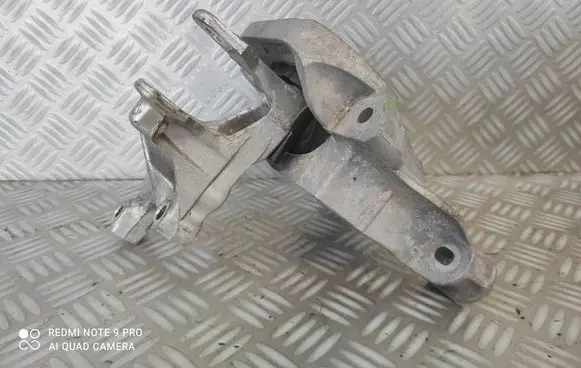 Peugeot Expert Engine mount bracket 9817223080