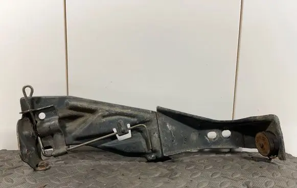 Audi A6 S6 C4 4A Radiator mount bracket 4A0805808