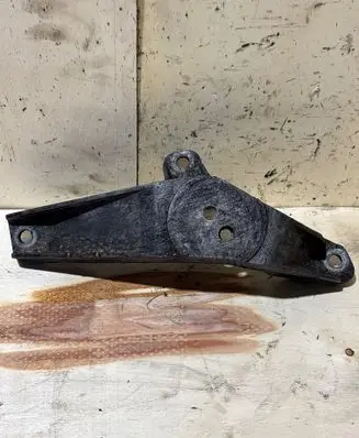 BMW 5 E39 Engine mounting bracket 1096079 22111096079