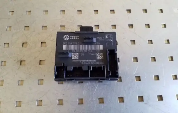 Audi A4 S4 B8 8K Door control unit/module 8K0959793C