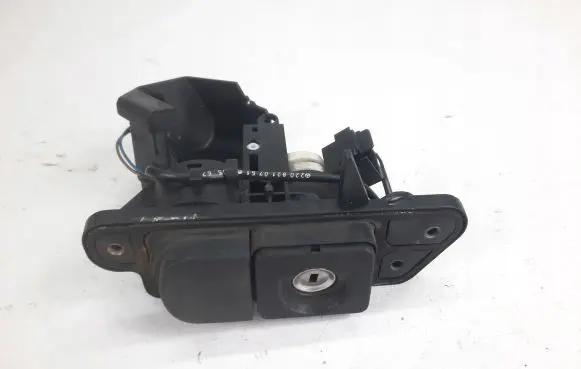 Tailgate opening switch