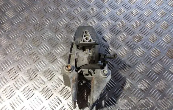 Peugeot 607 Engine mount bracket 326C68