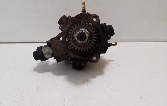 Nissan X-Trail T31 Fuel injection high pressure pump 0445010170 8200679828 H8200690744