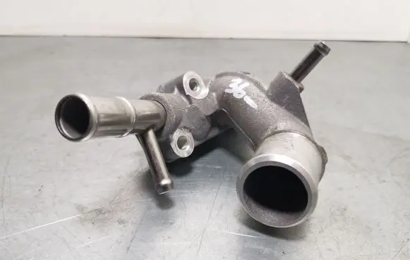Toyota RAV 4 (XA50) Engine coolant pipe/hose RAV20ARNOSJUNGTIS