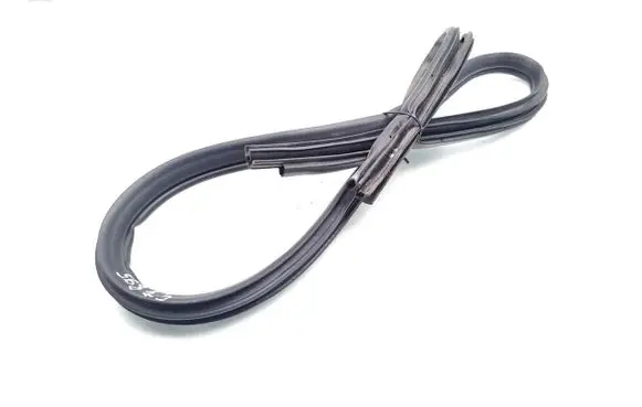 Mitsubishi L200 Front door rubber seal 
