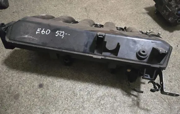 BMW 5 E60 E61 Intake manifold 7790701 7790700
