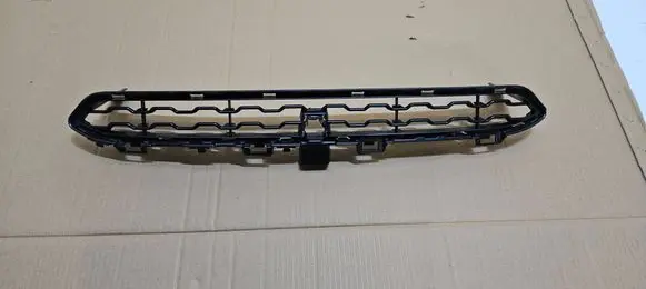 BMW X6 F16 Front bumper lower grill 8060891