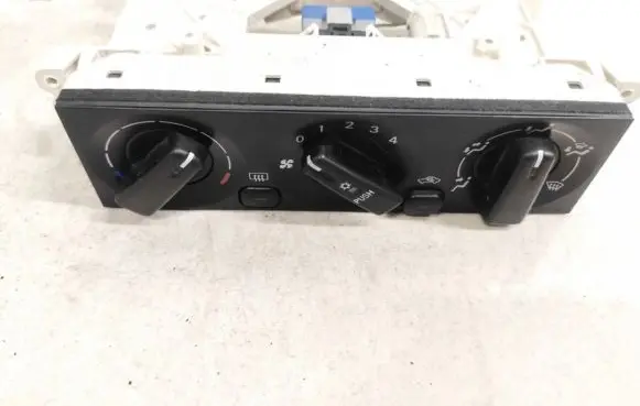 Mitsubishi Space Star Climate control unit mr262492