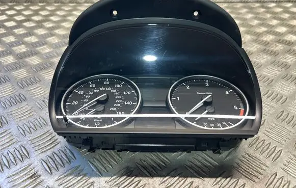 BMW X1 E84 Speedometer (instrument cluster) 9283816