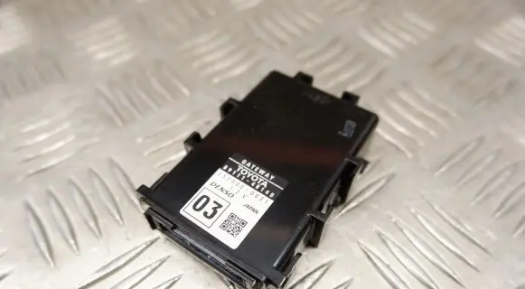 Lexus RX 450H Gateway control module 8911118140