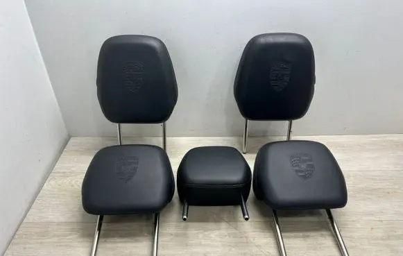 Porsche Cayenne (92A) Front seat headrest