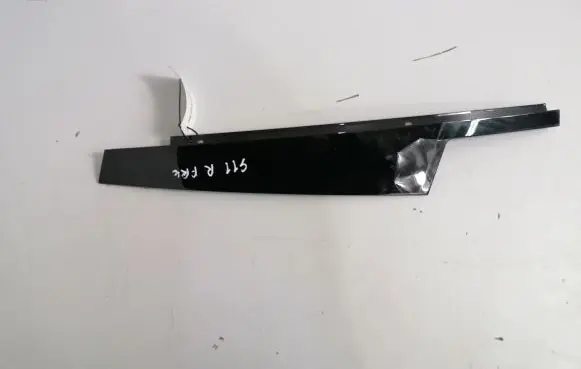 BMW 7 G11 G12 Front door glass trim molding 7369884