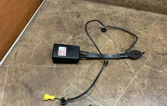 Mercedes-Benz B W246 W242 Front seatbelt buckle A2468600169