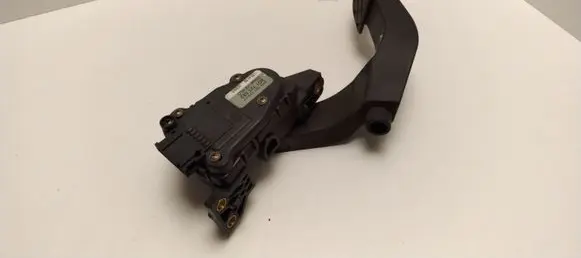 Audi A4 S4 B5 8D Accelerator throttle pedal 8D1721523