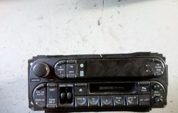 Jeep Grand Cherokee (WJ) Radio/CD/DVD/GPS head unit P04858513A