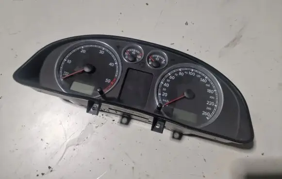 Volkswagen PASSAT B5.5 Speedometer (instrument cluster) 3B0920809C